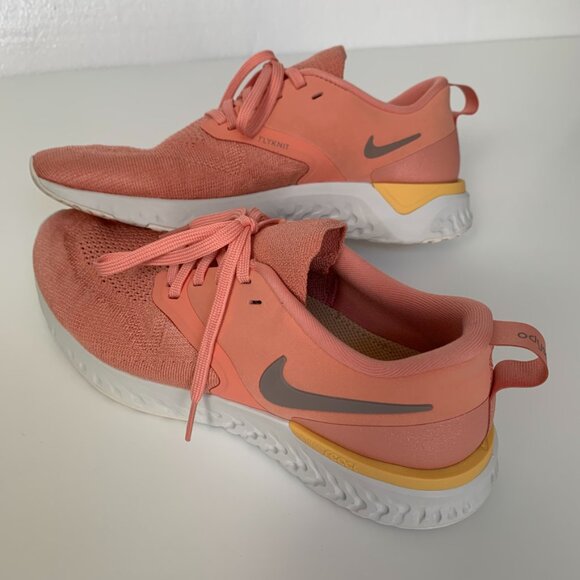 Nike React Flyknit Womens Size 9 Running Shoes Pink Quart/white/grey - Picture 2 of 12